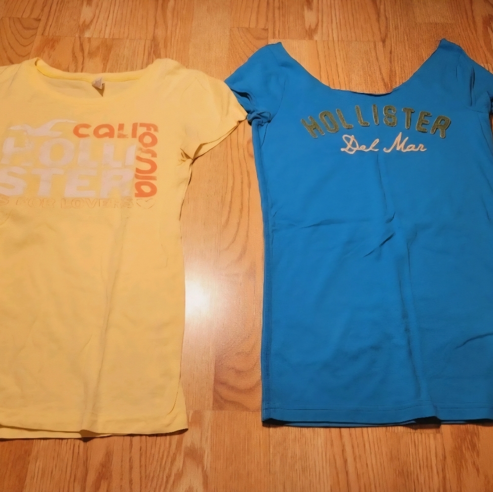 Hollister Women's T-Shirts Lot Of 2